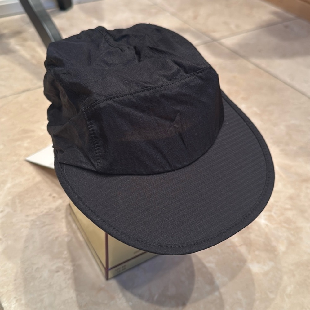 Lululemon LAB light weight Cinchable hat